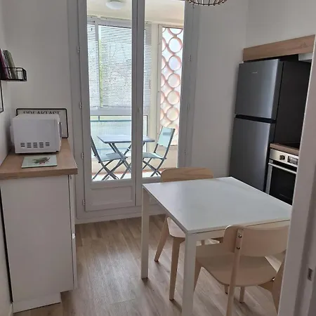 T2 Renove 3eme Etage Places Parking דירה *